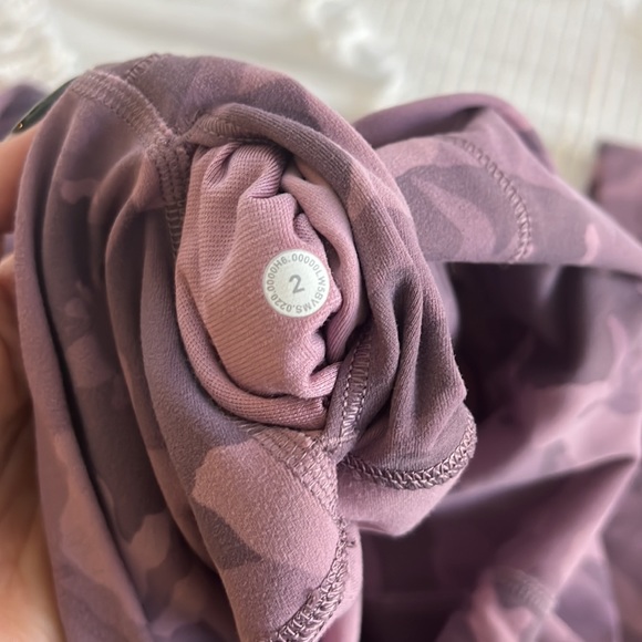 ‼️SOLD‼️ Lululemon Incognito Camo Pink Taupe Multi 25” - Picture 5 of 6